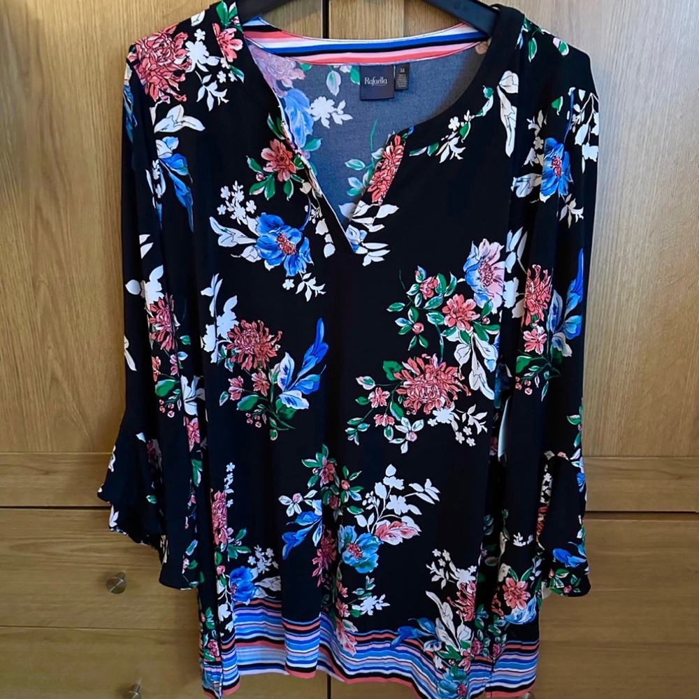 Brand New With Tags Rafaella Floral Bell Sleeve Design Tunic Top